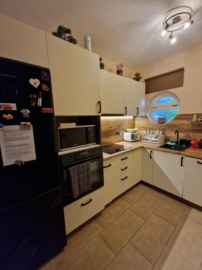 Rozina Apartman Mosonmagyaróvár エクステリア 写真