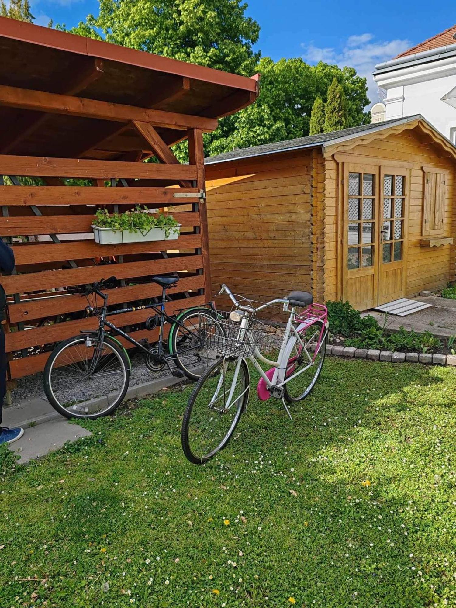Rozina Apartman Mosonmagyaróvár エクステリア 写真